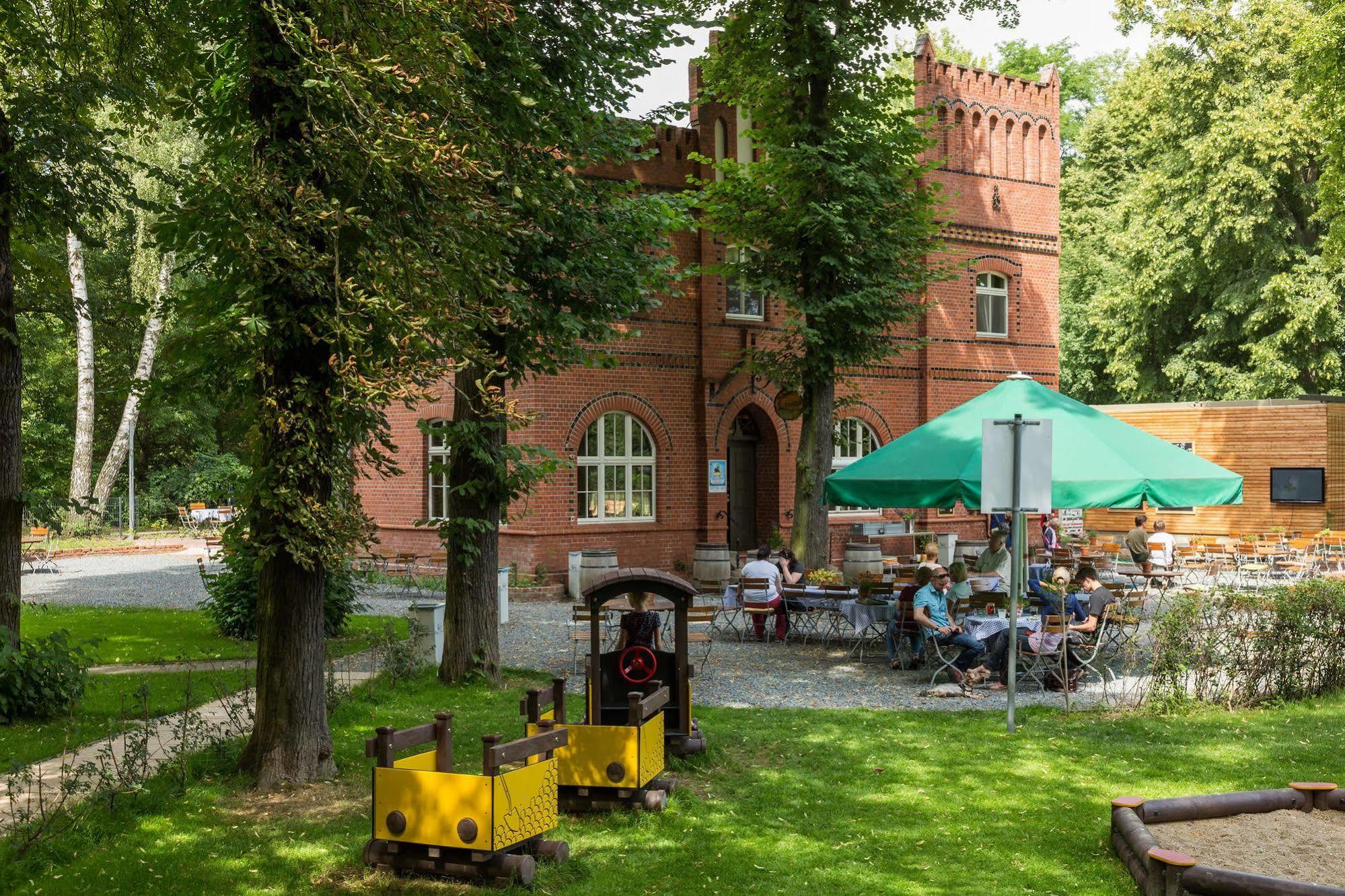 Hotel Landhaus Dessau Zewnętrze zdjęcie